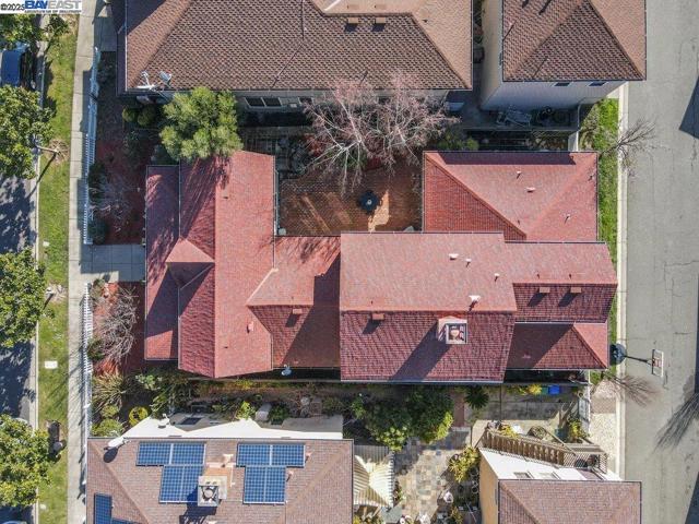 1166 Taraya Terrace, Hercules CA: https://media.crmls.org/mediaz/8b39673c-ccef-4226-be6f-95a16c5d9fe8.jpg