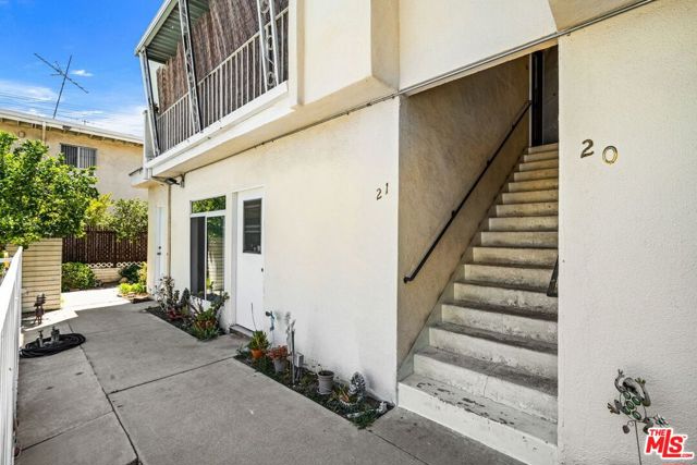 6000 Coldwater Canyon Avenue, 21 photo 4