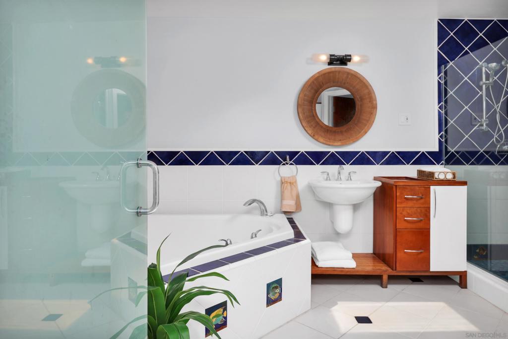 MLS #250037348SD image #26