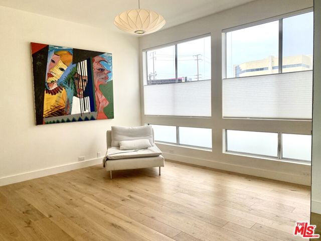 2237 S Bentley Avenue, Los Angeles CA: https://media.crmls.org/mediaz/8b39bbe7-107c-47f3-813e-9b9804239a78.jpg
