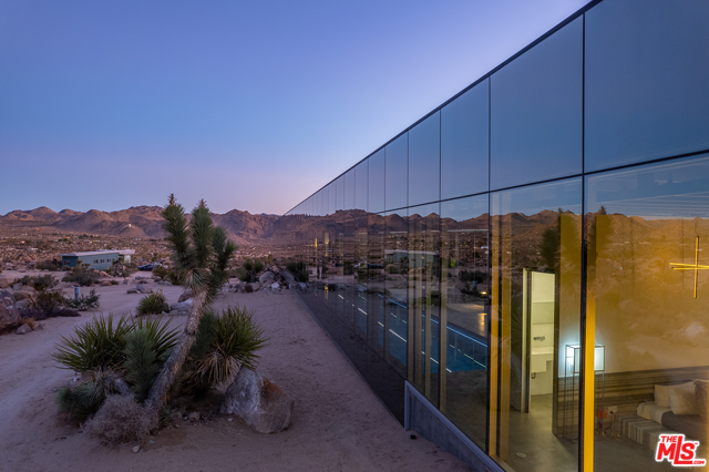 8198 Uphill Road, Joshua Tree CA: https://media.crmls.org/mediaz/8b3a2d68-c503-4af7-8b25-ad6ea0fc88e3.jpg