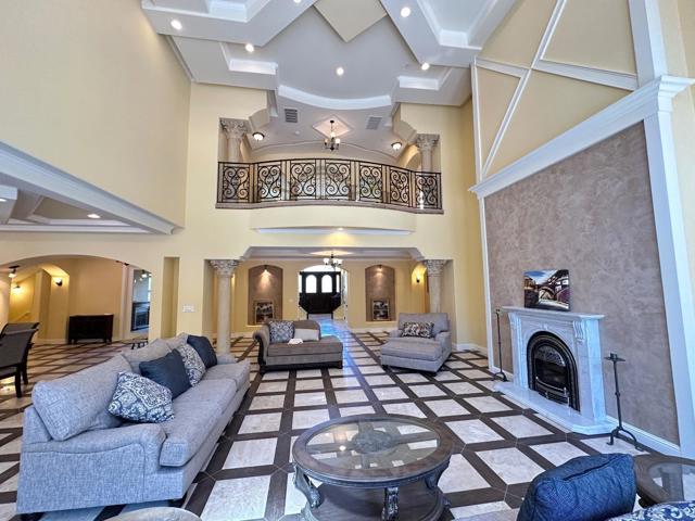 734 Bridle Ridge Court, Fairfield CA: https://media.crmls.org/mediaz/8b3a8352-11f8-40a9-adc2-fce169cb7d05.jpg