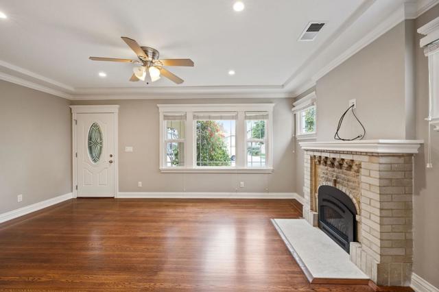 711 Laurel Avenue, Burlingame CA: https://media.crmls.org/mediaz/8b3b59cc-517c-40ee-ae79-d3b1e9d00c0c.jpg