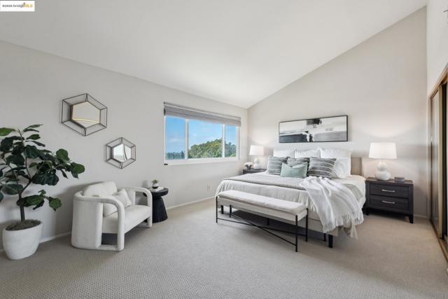 93 Thousand Oaks St, Oakland CA: https://media.crmls.org/mediaz/8b3b814c-ef0d-4c86-b52a-999098d78dce.jpg