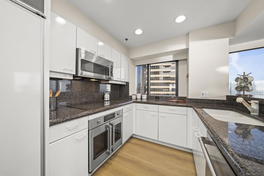 100 Harbor Dr - photo 11