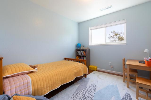 14892 Blue Oak Place, Salinas CA: https://media.crmls.org/mediaz/8b3bd156-fe78-4854-b95d-eb33460b1112.jpg
