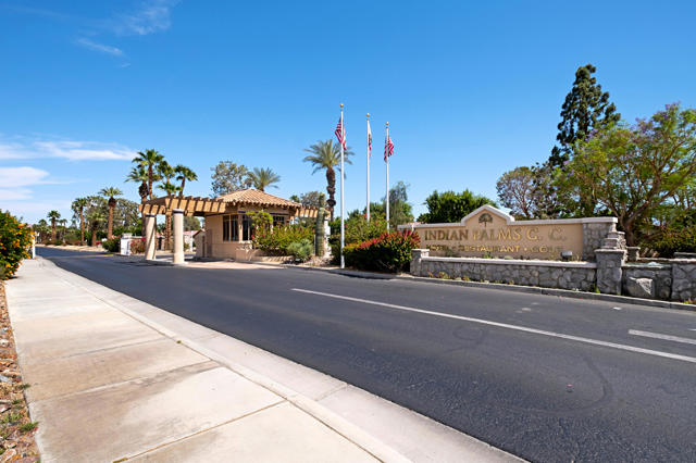 49489 Douglas Street, Indio CA: https://media.crmls.org/mediaz/8b3c4d57-c21d-43f7-b271-031183edeb7d.jpg