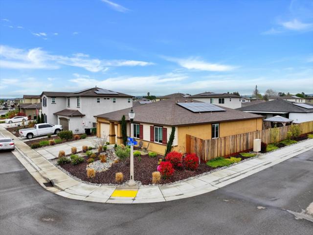 701 Pahl Court, Lincoln CA: https://media.crmls.org/mediaz/8b3c71c3-6940-4e30-828d-810d9adde13c.jpg