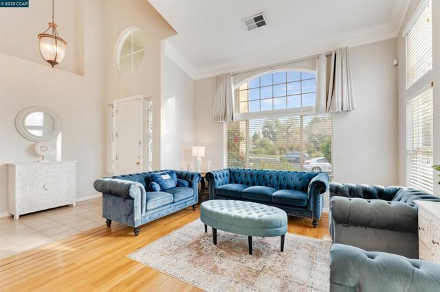 Image 7 of 60 For 1166 Briarwood Way