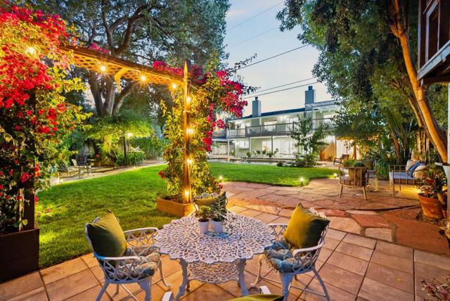 10500 Creston Drive, Los Altos CA: https://media.crmls.org/mediaz/8b3d7315-acd8-4440-88f0-6cab510821b9.jpg