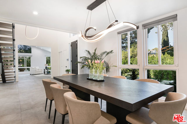 3585 Alana Drive, Sherman Oaks CA: https://media.crmls.org/mediaz/8b3da174-d7cf-4a7e-b3e8-7c4733532245.jpg
