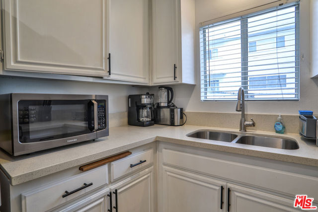 1540 N Bronson Avenue, Los Angeles CA: https://media.crmls.org/mediaz/8b3da56a-868b-4e29-bafa-15548c60c2e9.jpg
