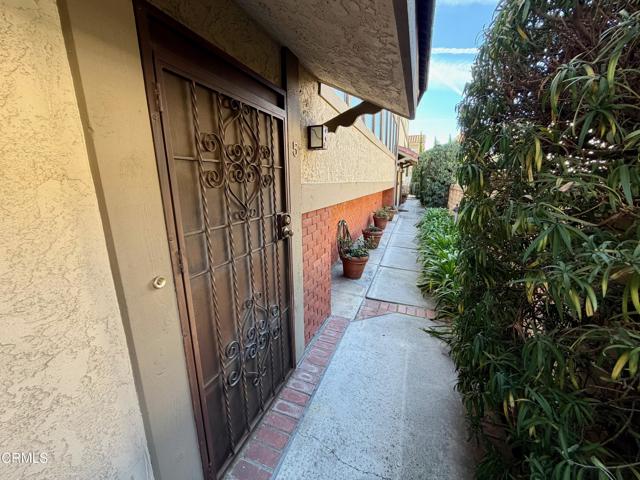 Detail Gallery Image 3 of 29 For 609 N Monterey St #5,  Alhambra,  CA 91801 - 2 Beds | 2 Baths