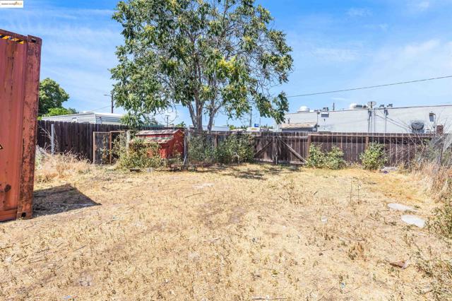832 W 11Th St, Antioch CA: https://media.crmls.org/mediaz/8b3e53eb-9914-4266-be40-add28e8c9497.jpg