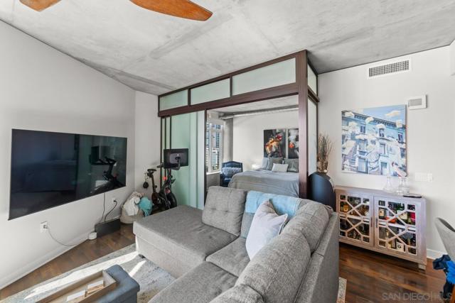 1080 Park Blvd, San Diego CA: https://media.crmls.org/mediaz/8b3ed556-7070-426f-abd8-ff8637712c26.jpg
