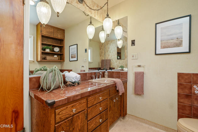 209 Dorothy Avenue, Ventura CA: https://media.crmls.org/mediaz/8b3ee473-dbd4-4218-af54-c154813e1a66.jpg