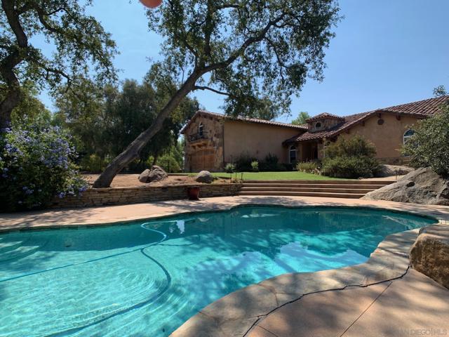 1445 Terracita Ln, Alpine CA: https://media.crmls.org/mediaz/8b3f4b1a-132e-4516-81fa-f65308d0a9c3.jpg