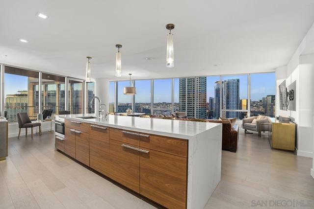 888 W E Street, San Diego CA: https://media.crmls.org/mediaz/8b3f7aac-02ea-4249-98b1-3e8c32364b3a.jpg