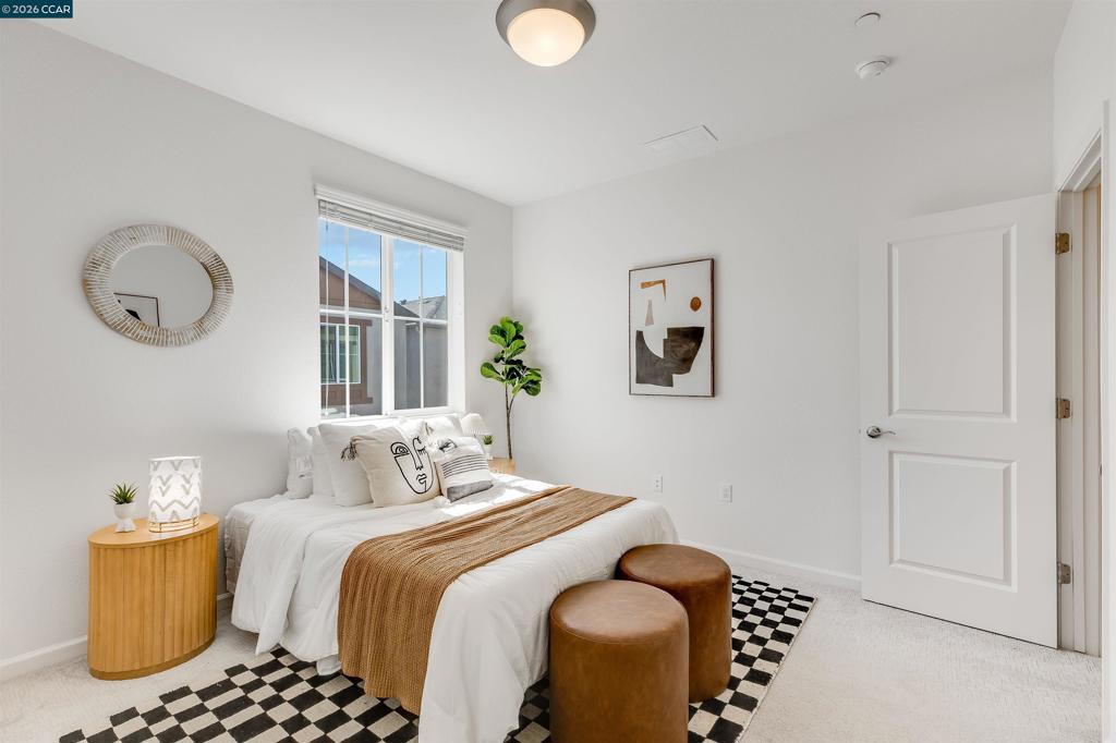 https://media.crmls.org/mediaz/8b3f9c85-be92-4b6d-a053-59a19160645a.jpg?preset=X-Large