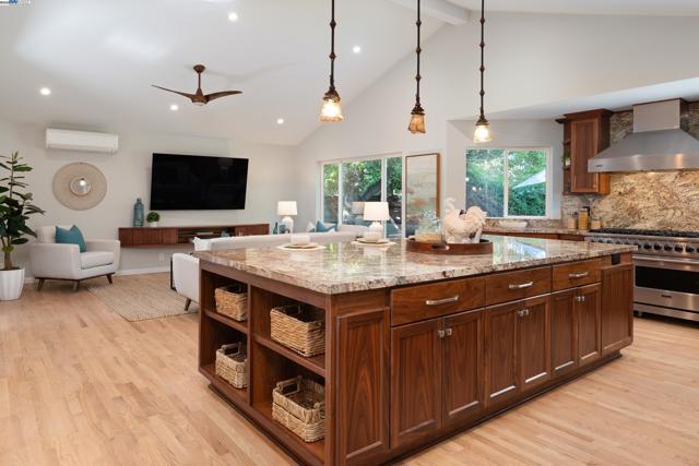 5268 Keeler Ct, Fremont CA: https://media.crmls.org/mediaz/8b40b049-c509-49b9-8dcb-f12346939526.jpg