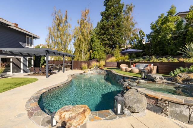 92 Hillview Drive, Danville CA: https://media.crmls.org/mediaz/8b411c20-b1f3-430a-bf16-6965b1c053b7.jpg