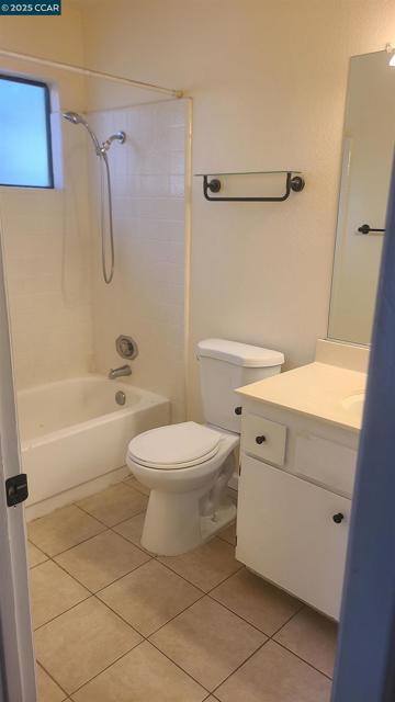 7977 Arcade Lake Ln, Citrus Heights CA: https://media.crmls.org/mediaz/8b41493e-a542-471d-9f96-42a998687b0f.jpg