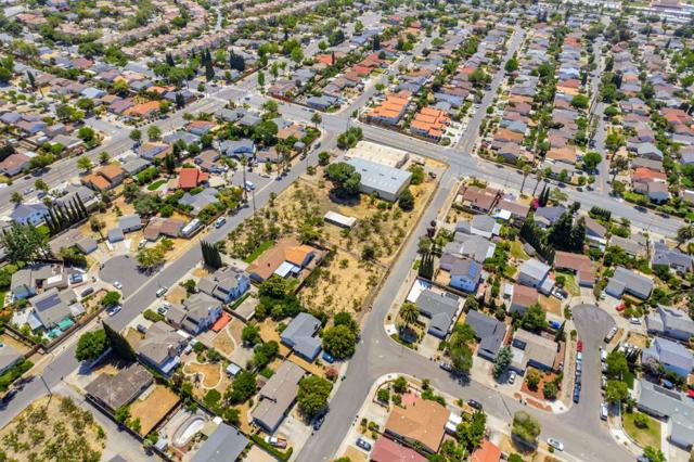 1545 Stone Creek Drive, San Jose CA: https://media.crmls.org/mediaz/8b41e7b8-514c-4855-a6c9-1243dec65fef.jpg