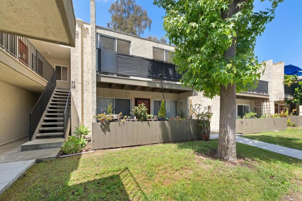 2850 Reynard Way - photo 5