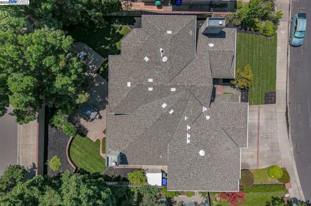942 Finovino Ct, Pleasanton CA: https://media.crmls.org/mediaz/8b42aefe-3e21-4f22-9f9c-7fd9f3763502.jpg
