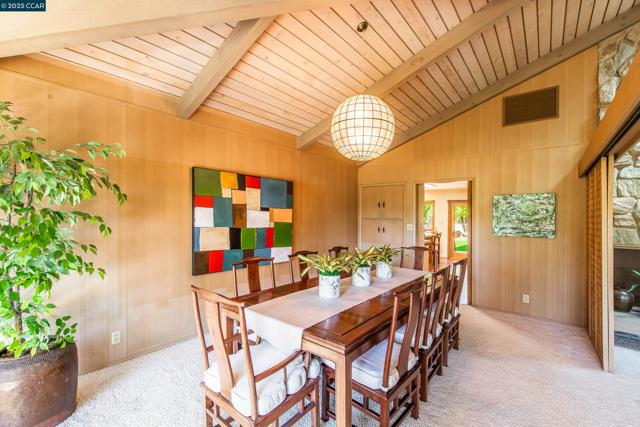 71 Silverwood Dr, Lafayette CA: https://media.crmls.org/mediaz/8b42edd9-e03b-482b-8962-88cf04fef13f.jpg