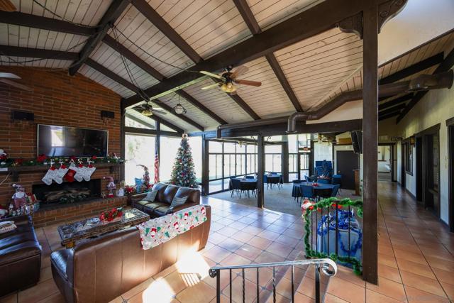 4650 Dulin Rd, Fallbrook CA: https://media.crmls.org/mediaz/8b42f0a9-81d4-4519-b458-3787be7032c5.jpg