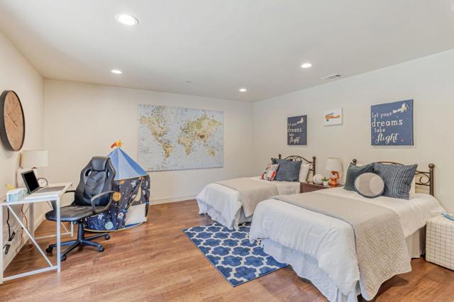 3119 Oak Knoll Drive, Redwood City CA: https://media.crmls.org/mediaz/8b43c158-1809-4827-ac94-2a4023061c36.jpg