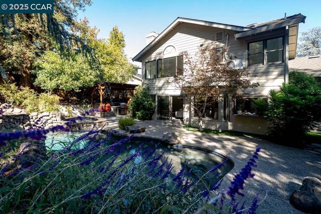 311 Valley High Dr, Pleasant Hill CA: https://media.crmls.org/mediaz/8b43d4c0-6e96-40d2-b3b7-53cddea880cc.jpg