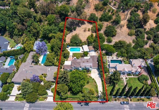3734 Longridge Avenue, Sherman Oaks CA: https://media.crmls.org/mediaz/8b440e82-8f4c-419a-875d-841831d78b6d.jpg