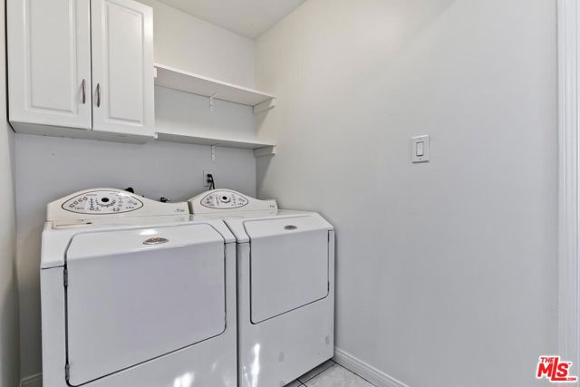 2218 S Genesee Avenue, Los Angeles CA: https://media.crmls.org/mediaz/8b4535d2-99be-4ccc-8044-846ba453e0b3.jpg