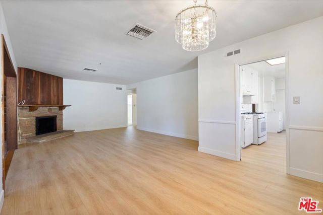 12848 Tiara Street, Valley Village CA: https://media.crmls.org/mediaz/8b4732d3-aa58-4d5c-b94c-34c120d4a60f.jpg