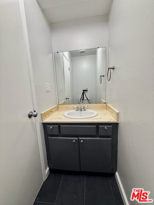 882 Victor Avenue, Inglewood CA: https://media.crmls.org/mediaz/8b47944f-5a59-4bb6-956b-4c89612d3914.jpg