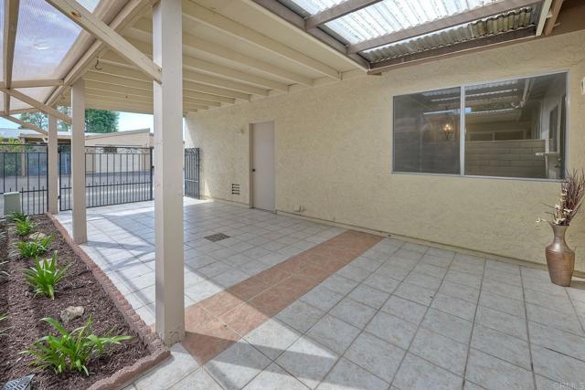 Detail Gallery Image 4 of 28 For 1014 Plover Way, Oceanside,  CA 92057 - 2 Beds | 2 Baths