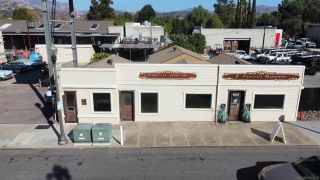 9825 Maine Avenue, Lakeside CA: https://media.crmls.org/mediaz/8b484711-819a-4da3-a273-6899c77a0131.jpg