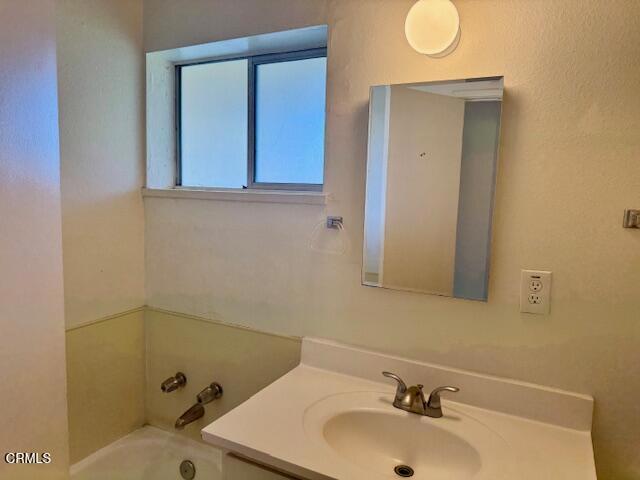 Detail Gallery Image 11 of 20 For 451 Redwood St, Oxnard,  CA 93033 - 3 Beds | 2 Baths