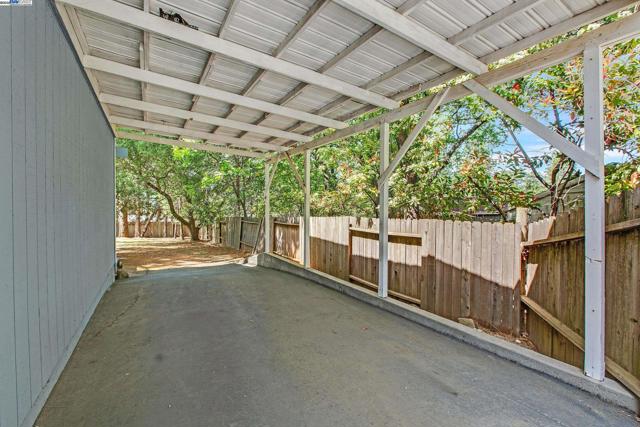 CARPORT