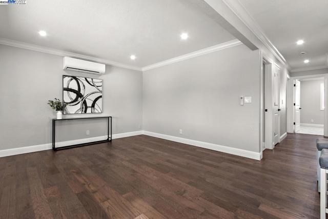 40167 Barbara St, Fremont CA: https://media.crmls.org/mediaz/8b4a4063-c92e-4309-aec0-3f2be5d6322f.jpg