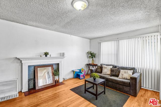 1616 W 108th Street, Los Angeles CA: https://media.crmls.org/mediaz/8b4b255d-0970-4450-8ae0-95531b633ca7.jpg