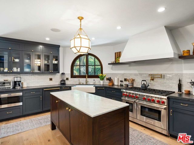 4057 Farmdale Avenue, Studio City CA: https://media.crmls.org/mediaz/8b4bc06c-971f-4eae-950c-10229e9a7987.jpg