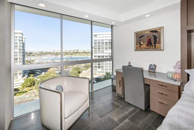 1780 Avenida Del Mundo, Coronado CA: https://media.crmls.org/mediaz/8b4bec78-2d4f-428f-8928-9d1a61f63238.jpg