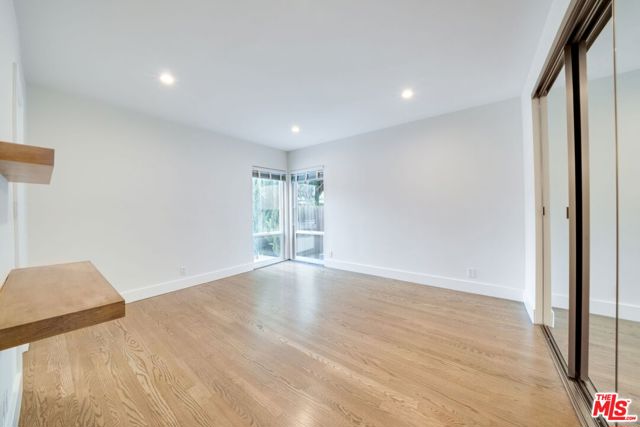 2101 California Avenue, Santa Monica CA: https://media.crmls.org/mediaz/8b4c341b-7b26-4db7-a592-047c37f71e93.jpg