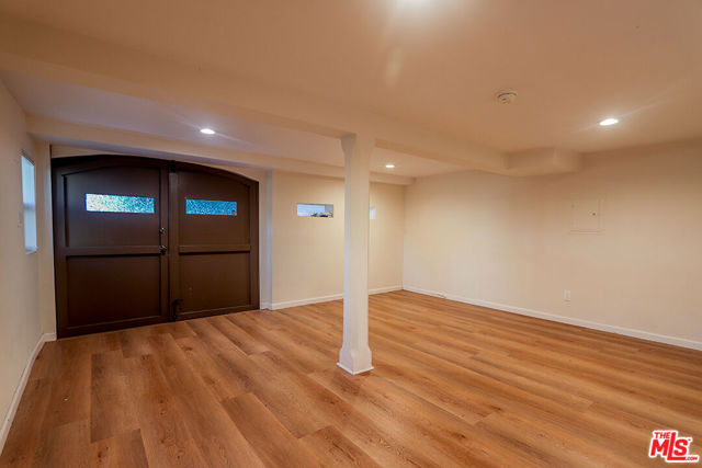 3131 & 3135 Oakcrest Drive, Los Angeles CA: https://media.crmls.org/mediaz/8b4dc1ac-aaec-4228-acca-179aa9da14fe.jpg