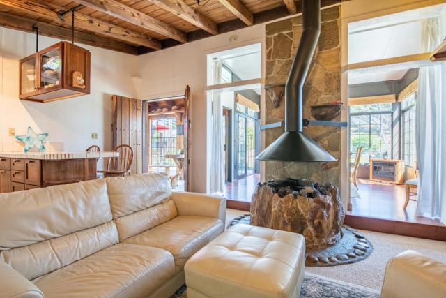 575 Dolores Avenue, Half Moon Bay CA: https://media.crmls.org/mediaz/8b4dda84-9358-44df-abe8-703334454468.jpg