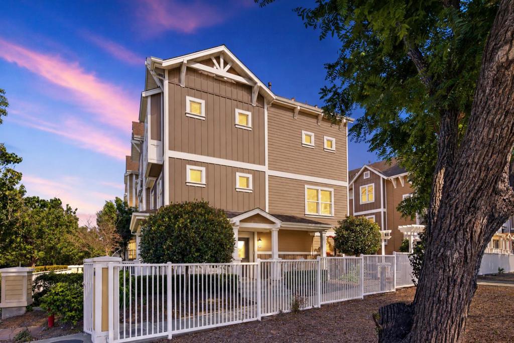 1950 Cambridge Drive