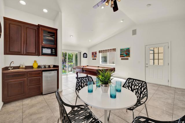 14265 Sandhill Rd, Poway CA: https://media.crmls.org/mediaz/8b4e5283-bdb1-4f55-98c6-2ba35987ad11.jpg